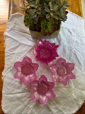 4 Akcam Flower Shaped Bowls W/Iridescent Finish Made In Turkey